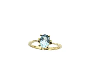 10kt Oval Aqua Marine Solitaire Ring