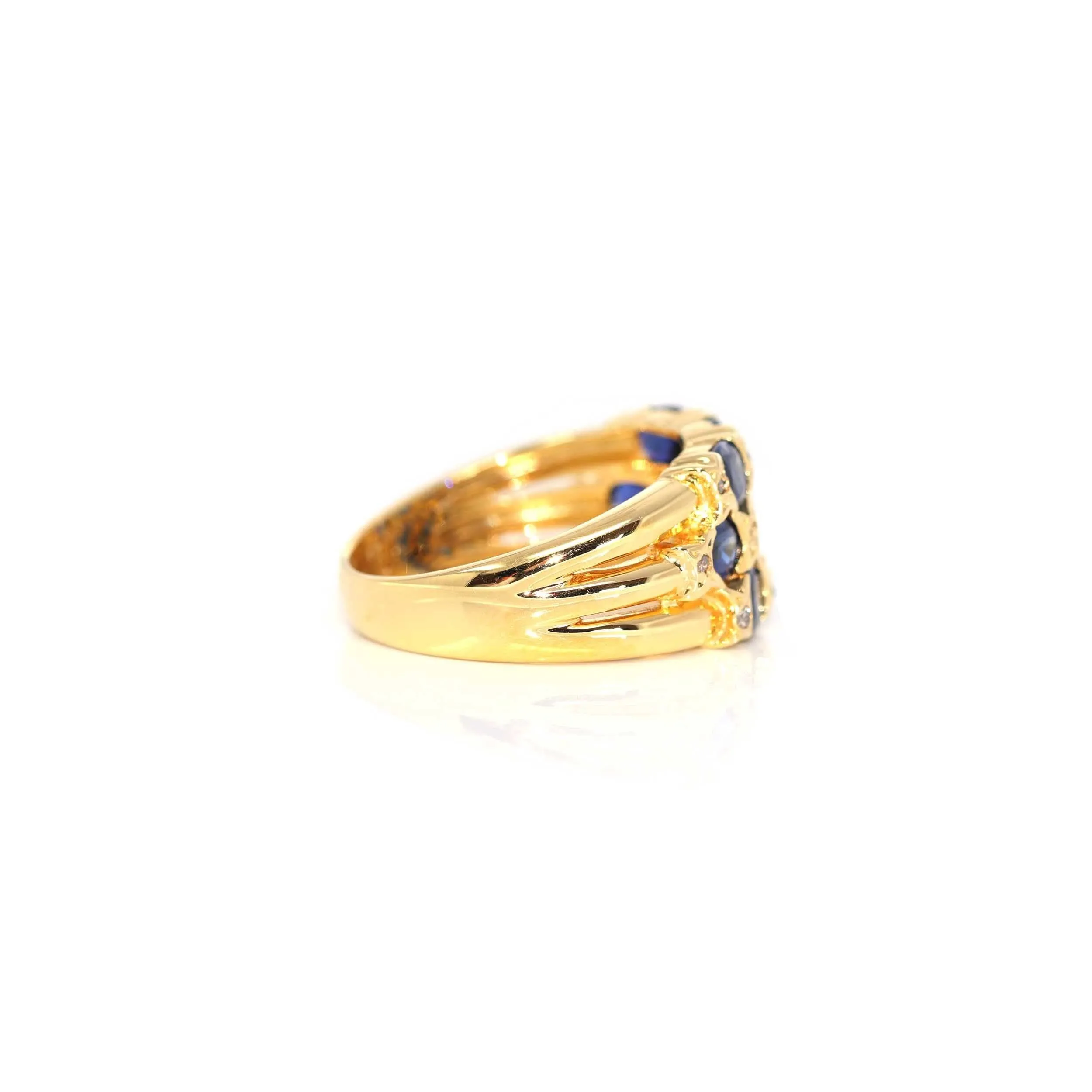 18k Yellow Gold Natural Blue Sapphire Ring with Diamonds