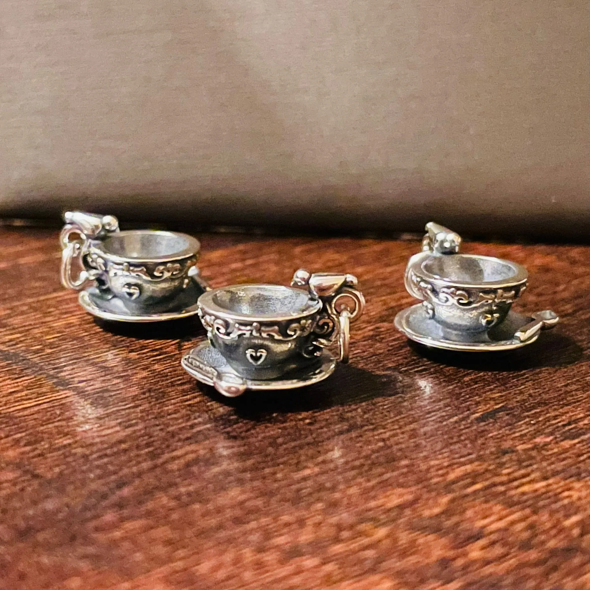 D489 Tea Cup Pendant