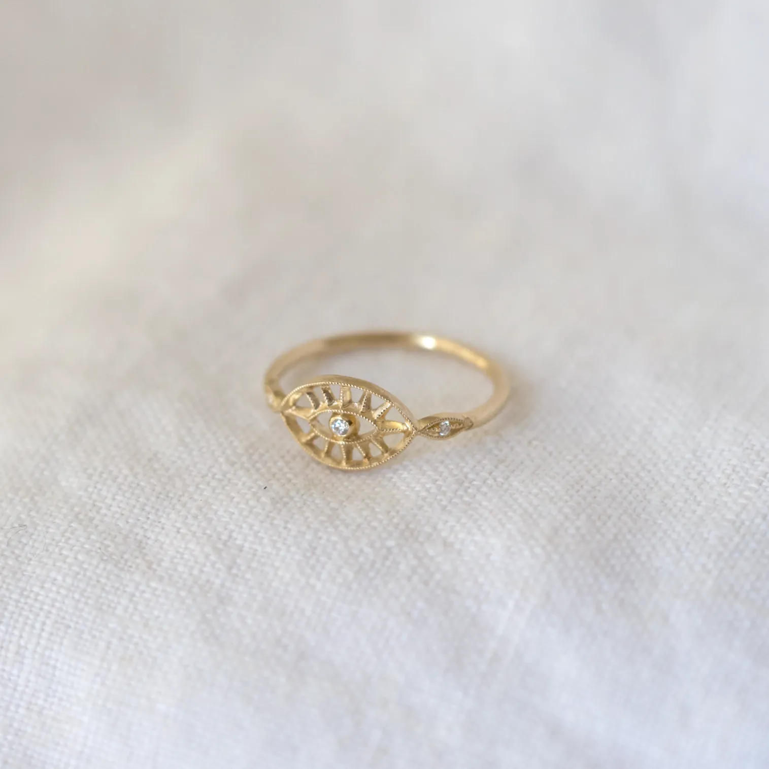 Eye Ray Ring