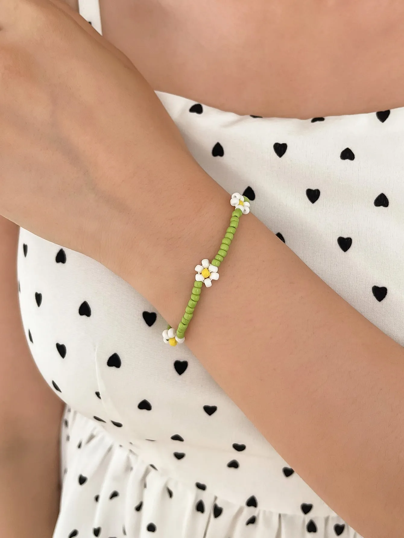 Green Daisy Beaded Flower Decor Bracelet Women Bracelet Stackable Bracelet