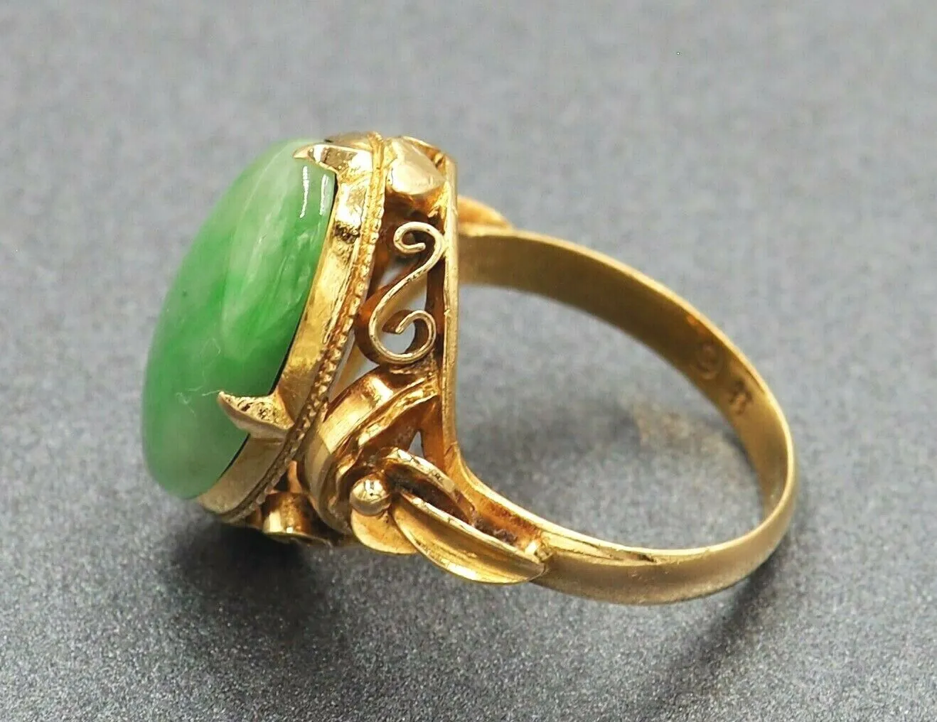 Jadeite 9ct Yellow Gold Ring