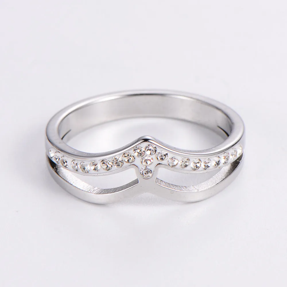 Light Luxury Inlaid Zircon V Ring