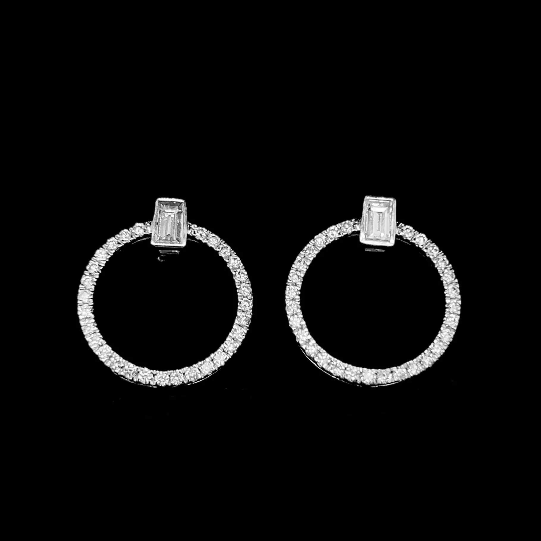 #LVNA2024 | Circle Paved Emerald Diamond Earrings 18kt