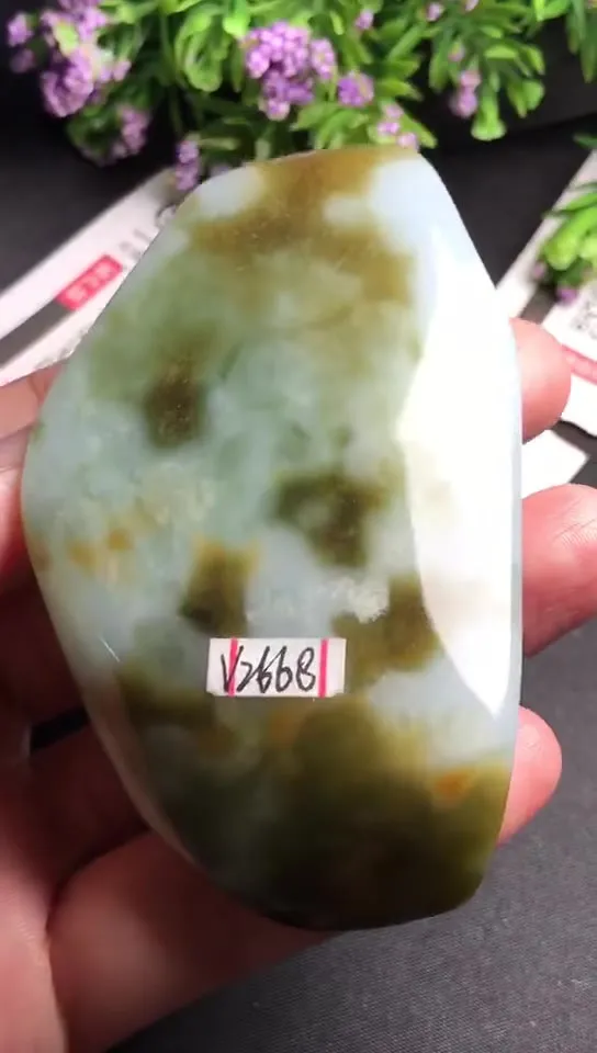 Natural Jade Rough Jadeite Raw (111g,8.4x4.7x1.7cm)-V2668