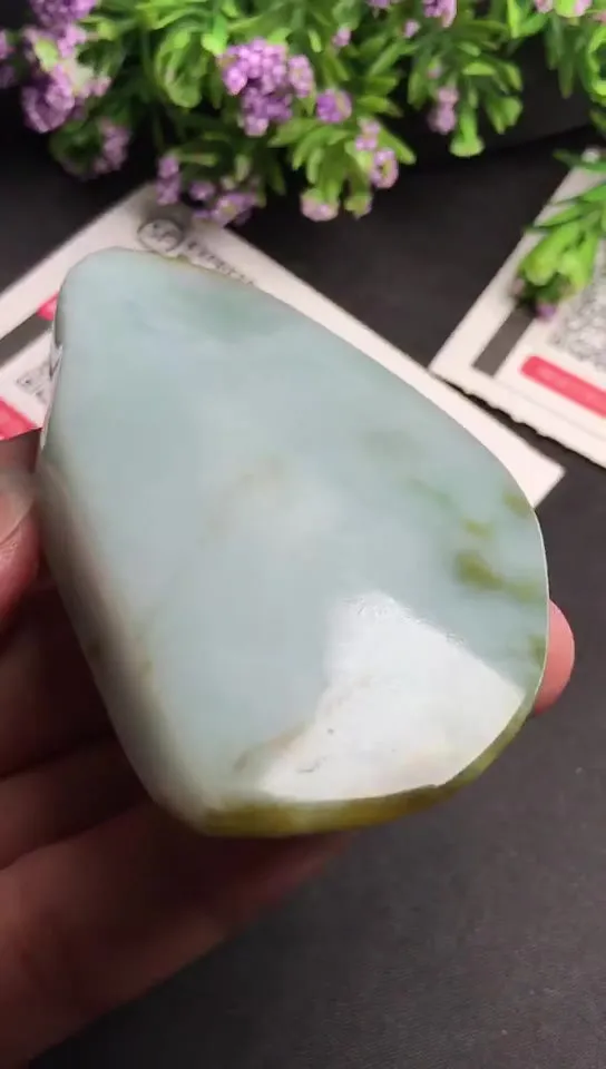 Natural Jade Rough Jadeite Raw (111g,8.4x4.7x1.7cm)-V2668