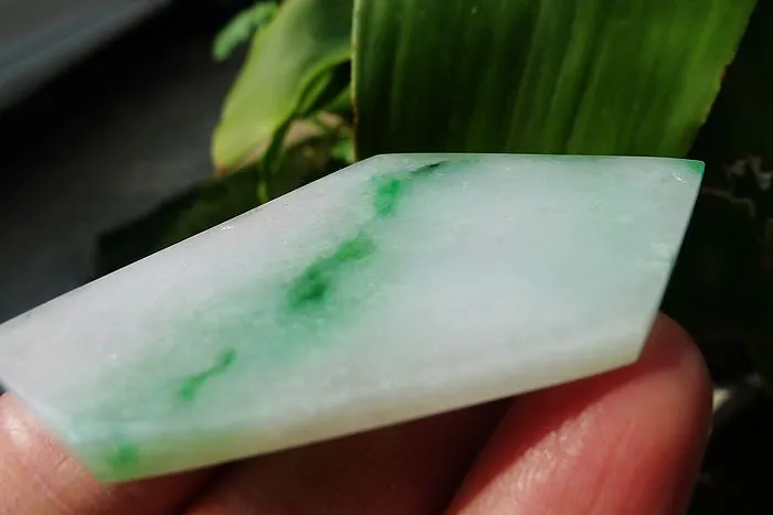 Natural Jade Rough Jadeite Raw (20g,6.5X3.4X0.45cm)