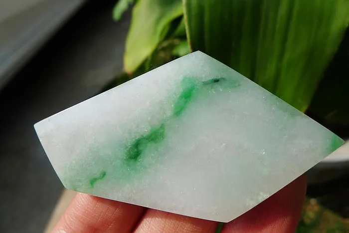 Natural Jade Rough Jadeite Raw (20g,6.5X3.4X0.45cm)