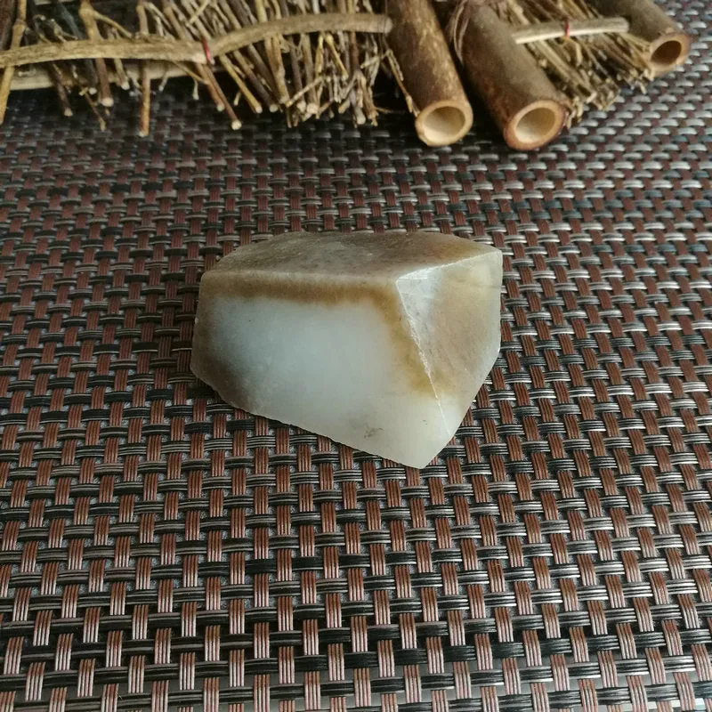 Natural Kunlun Jade Rough Nephrite Raw (106g,5X3.8X3cm)