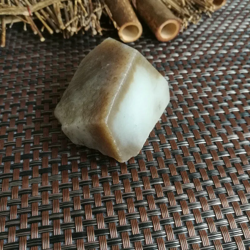 Natural Kunlun Jade Rough Nephrite Raw (106g,5X3.8X3cm)