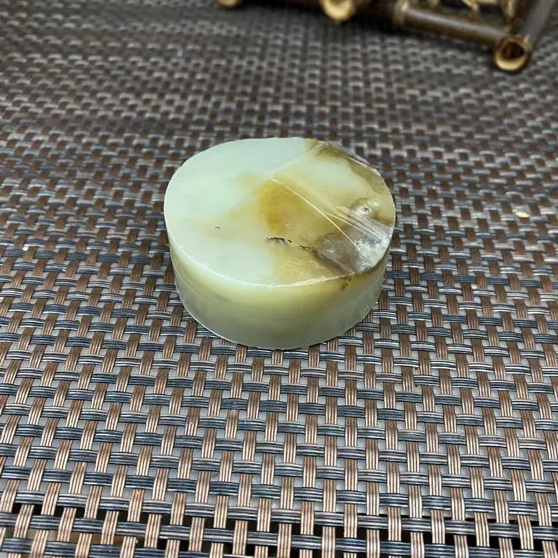 Natural Kunlun Jade Rough Nephrite Raw (136g,5.2X2.1cm)