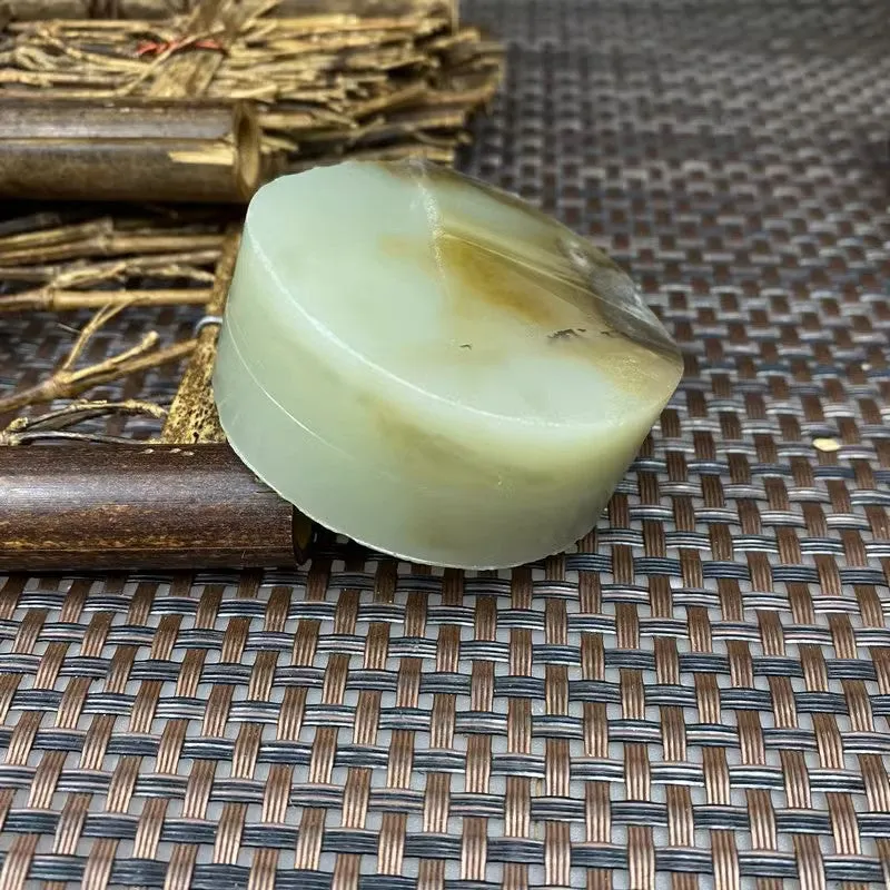 Natural Kunlun Jade Rough Nephrite Raw (136g,5.2X2.1cm)