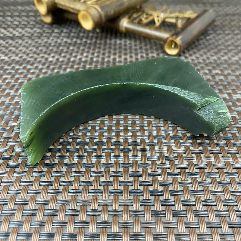 Natural Kunlun Jade Rough Nephrite Raw (157g,8.6X1.9X1.6cm)