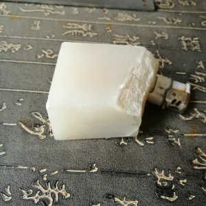 Natural Kunlun Jade Rough Nephrite Raw (186g, 6X4X3cm)