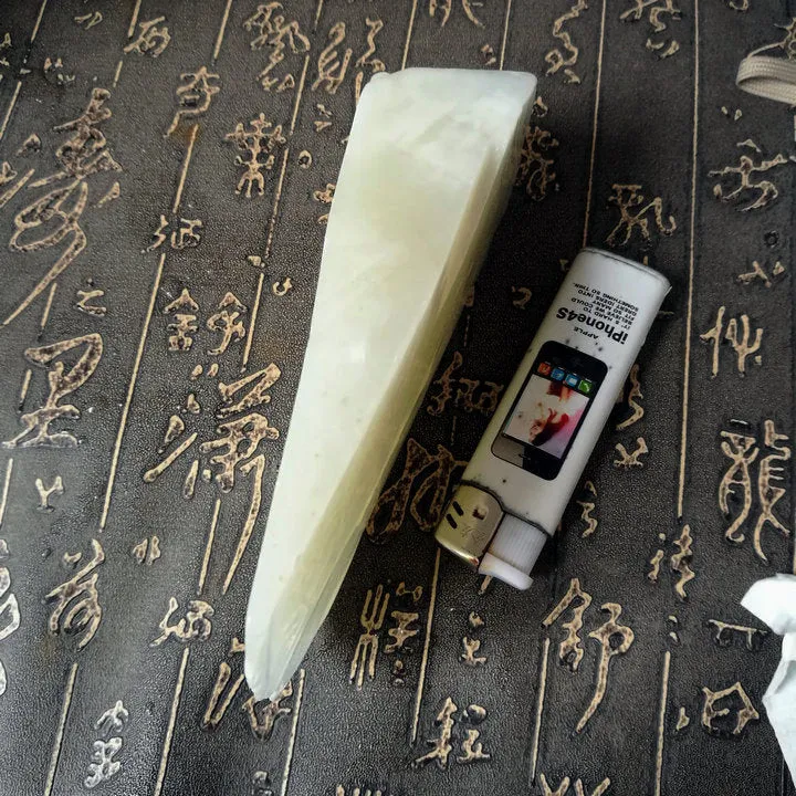 Natural Kunlun Jade Rough Nephrite Raw (399g, 13X4X3.5cm)