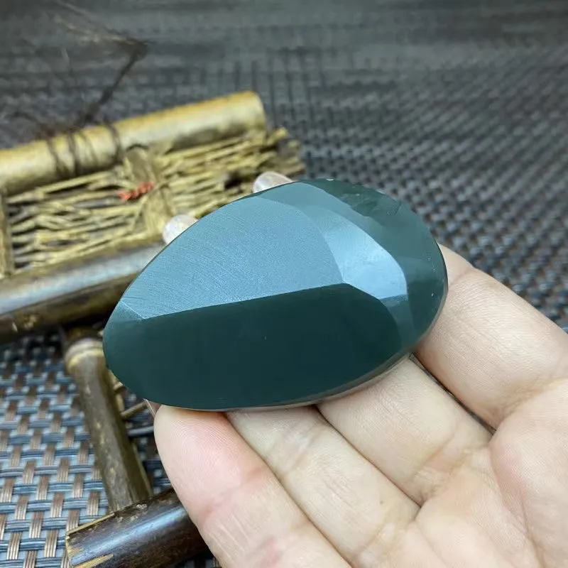 Natural Kunlun Jade Rough Nephrite Raw (65g,5.9X3.5X1.6cm)