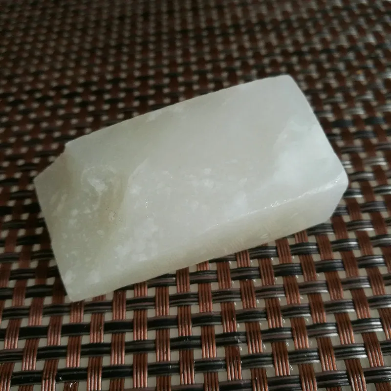 Natural Kunlun Jade Rough Nephrite Raw (68g, 5.4X2.5X1.6cm)