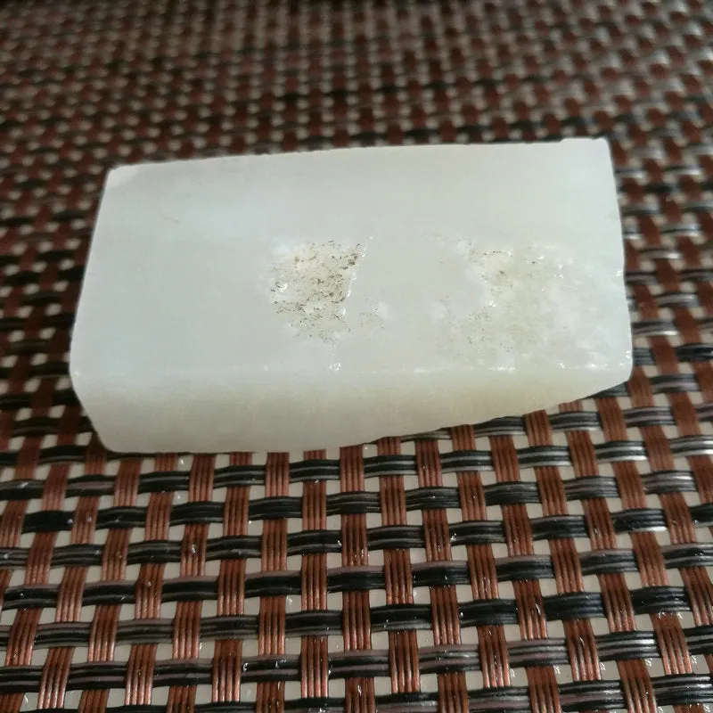 Natural Kunlun Jade Rough Nephrite Raw (68g, 5.4X2.5X1.6cm)