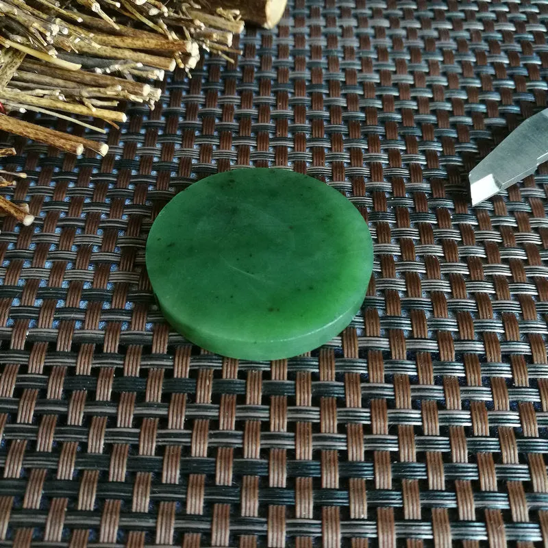 Natural Siberian Jade Rough Nephrite Raw (4X0.6cm)