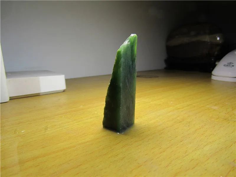 Natural Siberian Jade Rough Russia nephrite Raw (30.78g, 62X17X15mm)