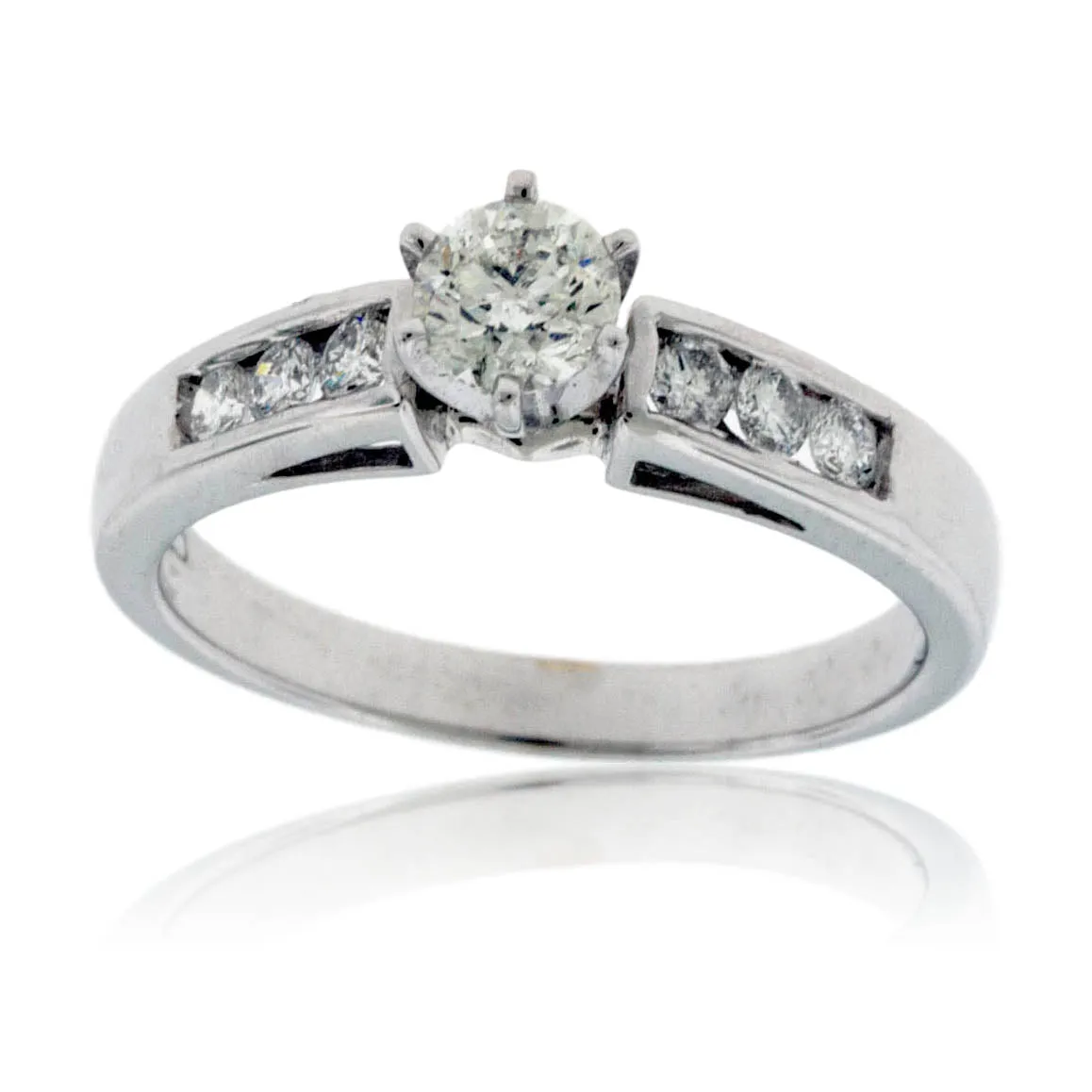 Round Center Diamond Engagement Ring