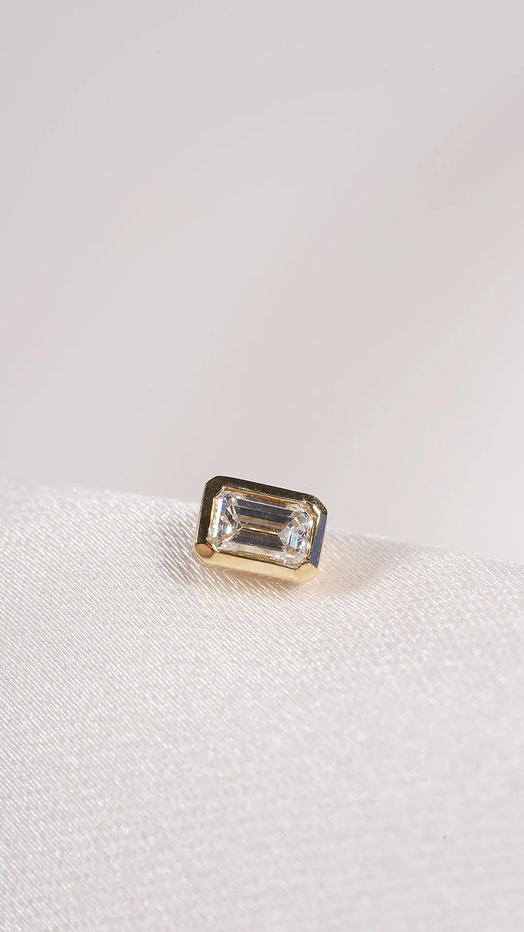 Seema Stud 9K Yellow Gold