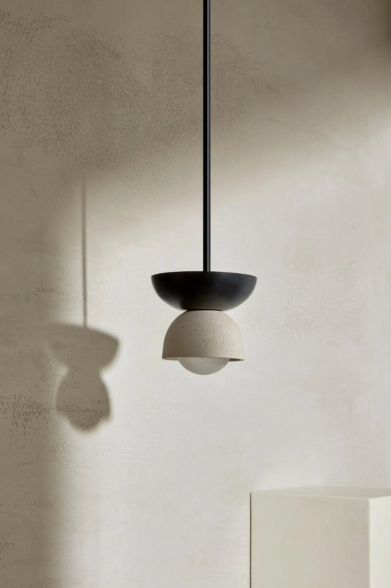 Terra 00 Pendant Light - Solid Rod