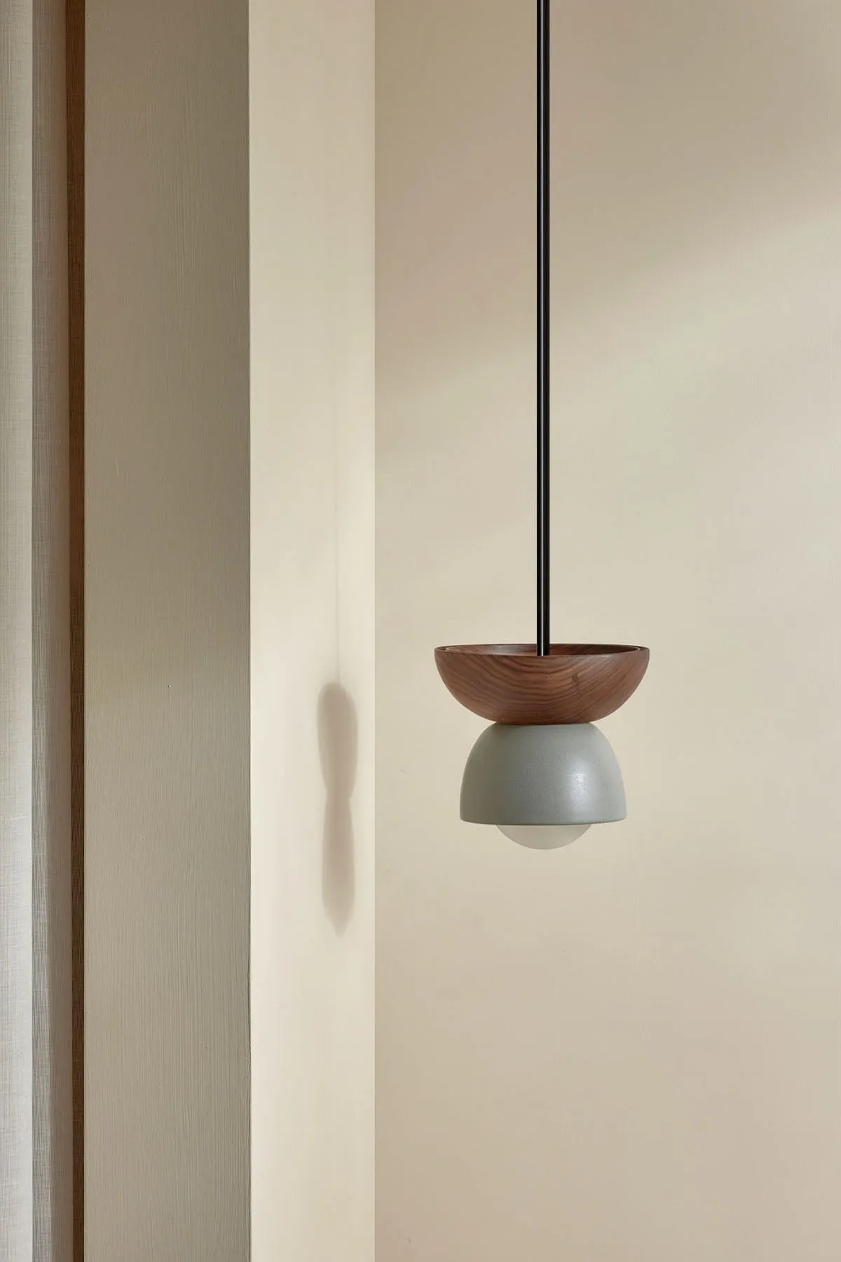 Terra 00 Pendant Light - Solid Rod