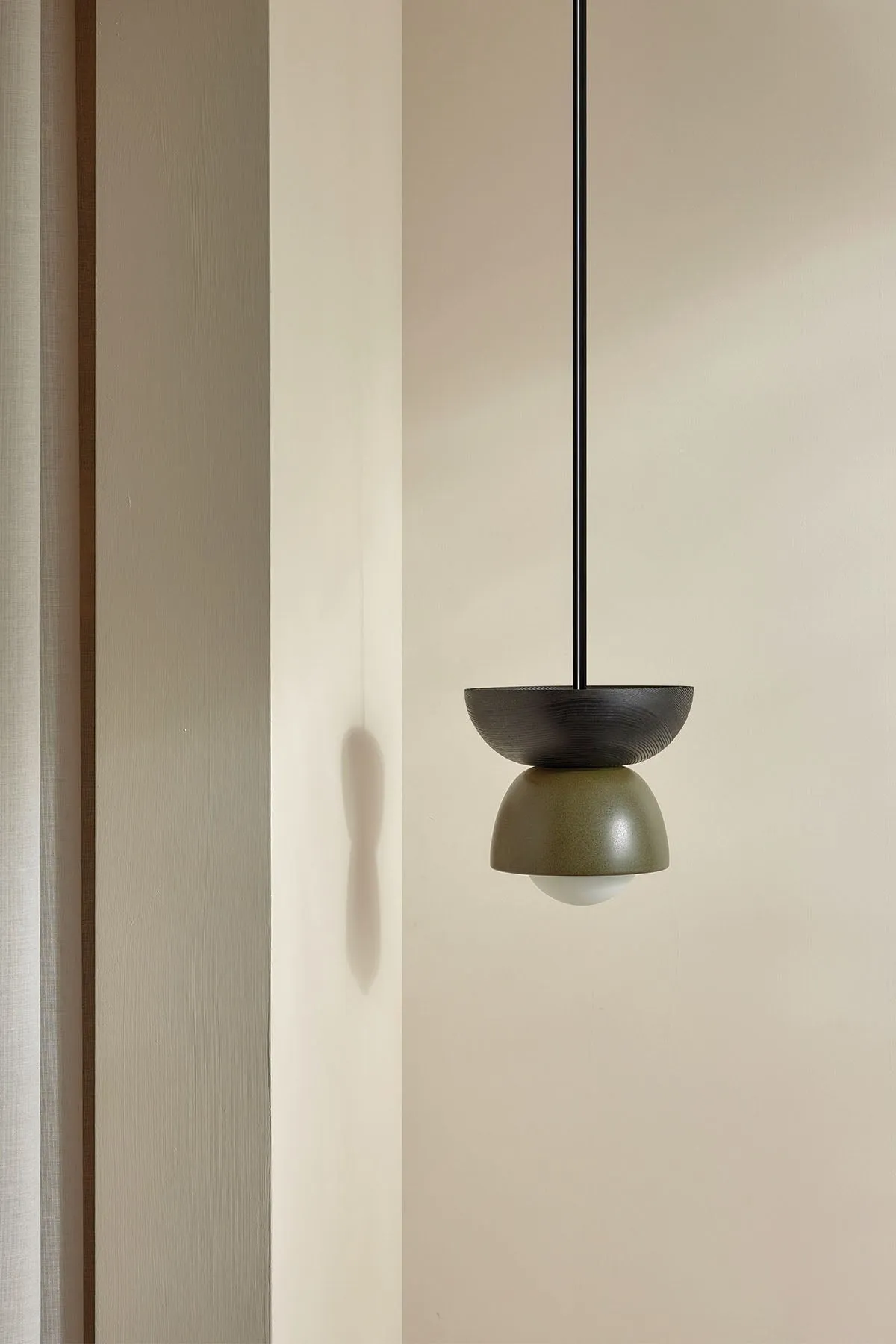 Terra 00 Pendant Light - Solid Rod