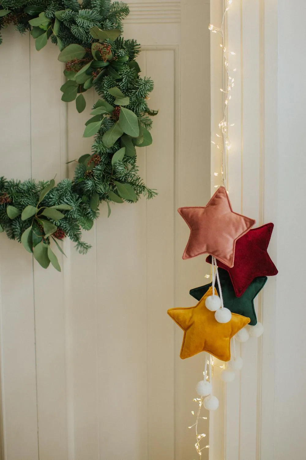 Velvet Star Pendant Yellow | Little star pendant with pompoms